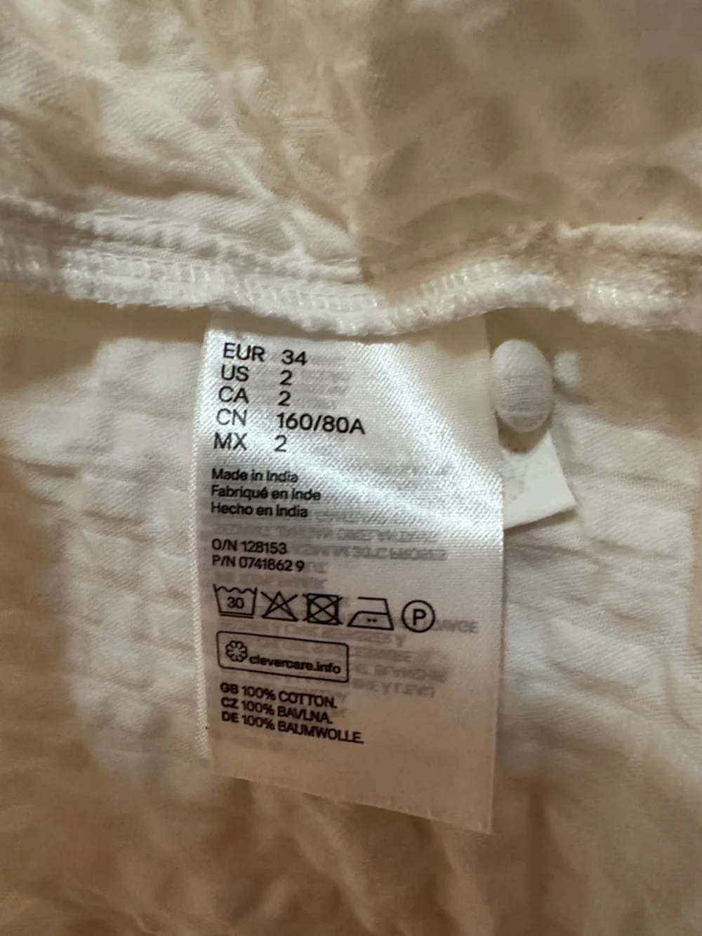 H&M, white long-sleeve seersucker top, ties in back, womens size 2 - Picture 3 of 9